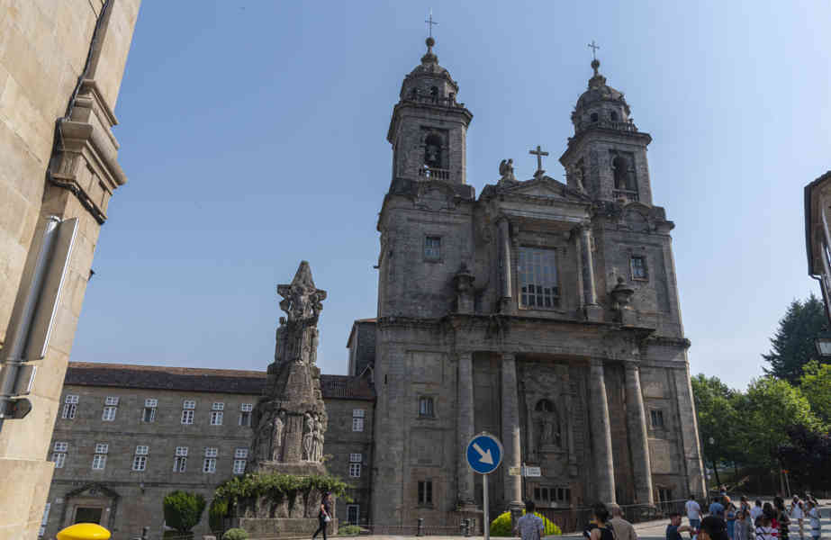 A Coruña 038 - Santiago de Compostela - iglesia de San Francisco.jpg